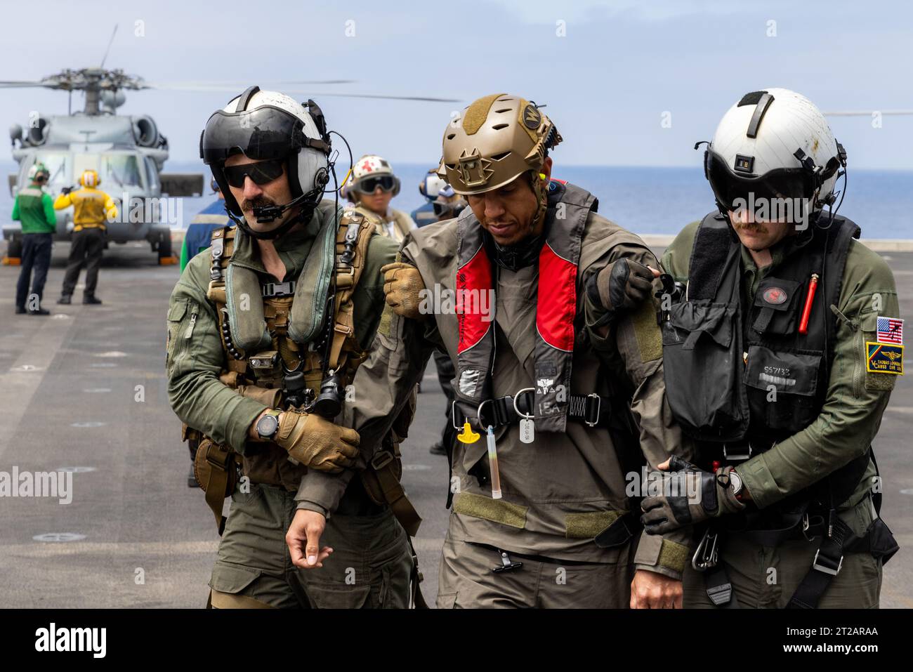I piloti di elicotteri navali dell'Helicopter Sea Combat Squadron 23 ...
