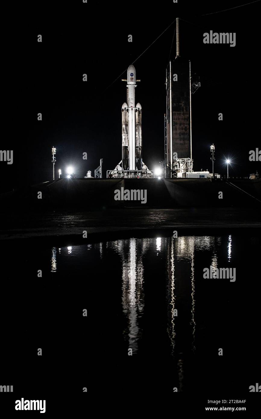 La navicella Psyche della NASA in cima allo SpaceX Falcon Heavy al LC 39A lancerà il 12 ottobre 2023 sull'asteroide Psyche, portando con sé la tecnologia DSOC per testare le comunicazioni laser oltre la Luna. Foto Stock