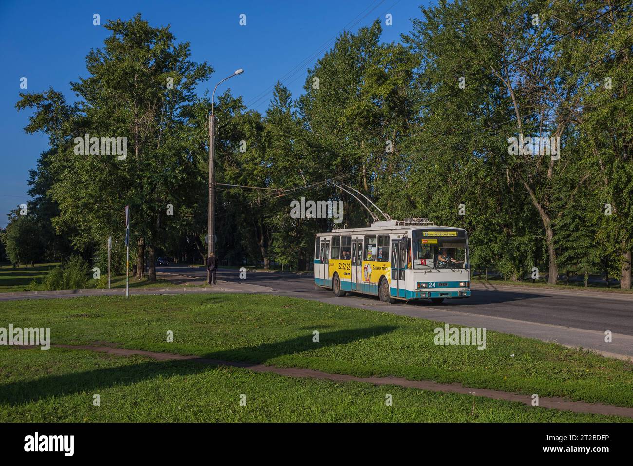 16.07.2019. Russia, Veliky Novgorod. Filobus Skoda 14tr. Foto Stock