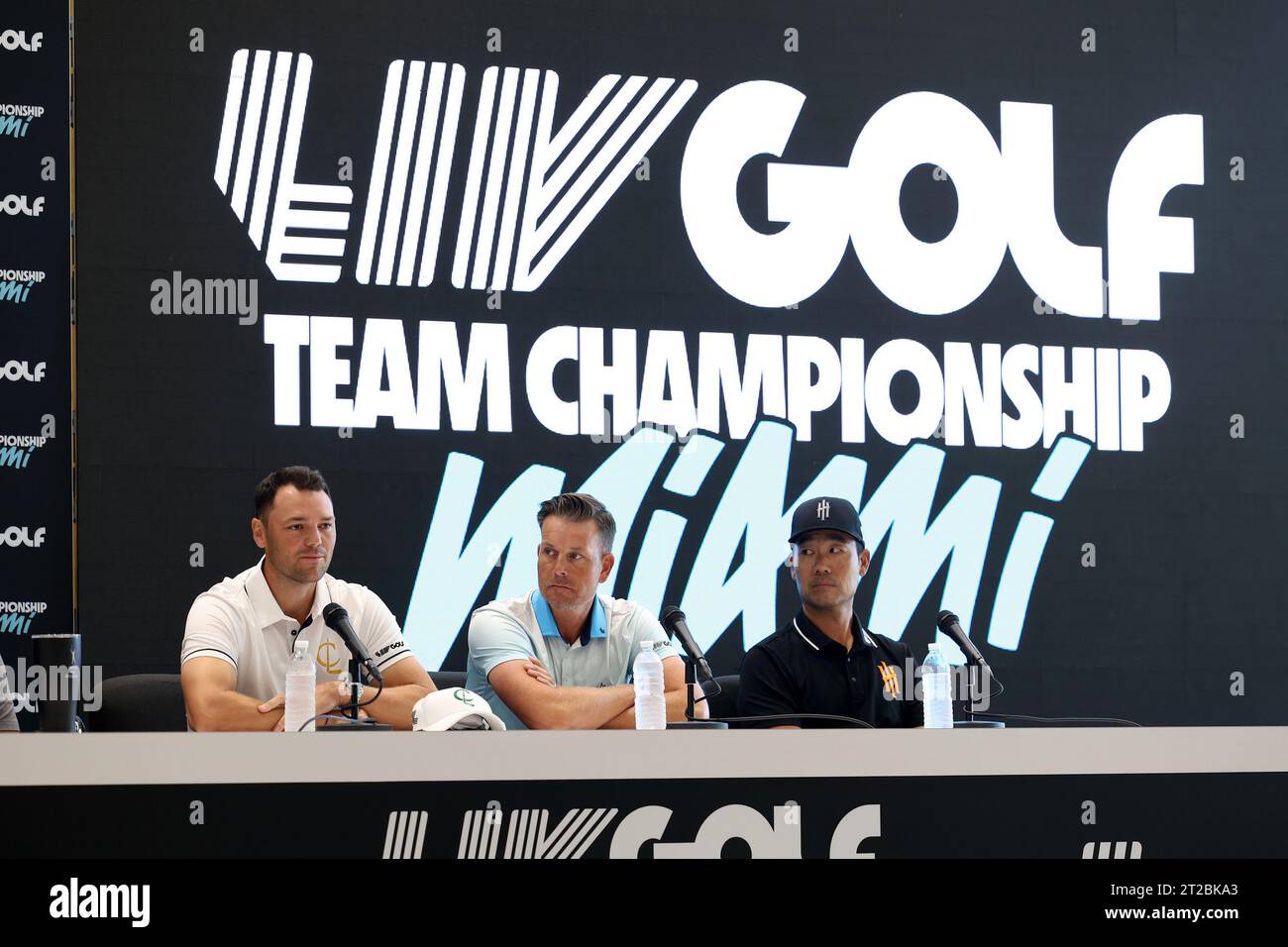 Miami, Stati Uniti d'America. 17 ottobre 2023. DORAL, FLORIDA - 18 OTTOBRE: il capitano Martin Kaymer di Cleeks GC, il capitano Henrik Stenson di Majestic GC e il capitano Kevin Na di Ironheads GC parlano ai media durante una conferenza stampa prima del LIV Golf Invitational - Miami al Trump National Doral Miami il 18 ottobre 2023 a Doral, Florida. (Foto di Alberto E. Tamargo/Sipa USA) credito: SIPA USA/Alamy Live News Foto Stock