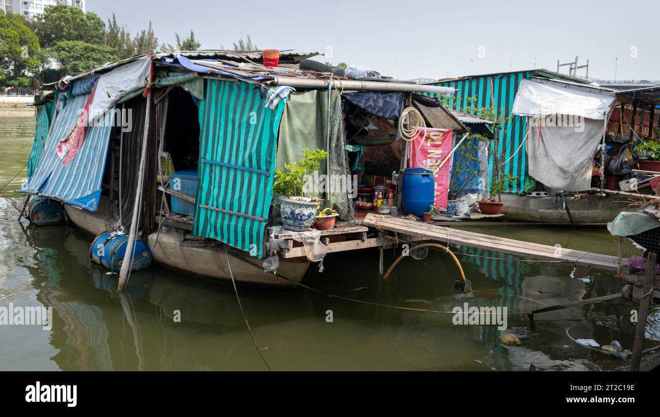 River Boat Houses, Sai Gon River, ho chi Minh City, Vietnam Foto Stock