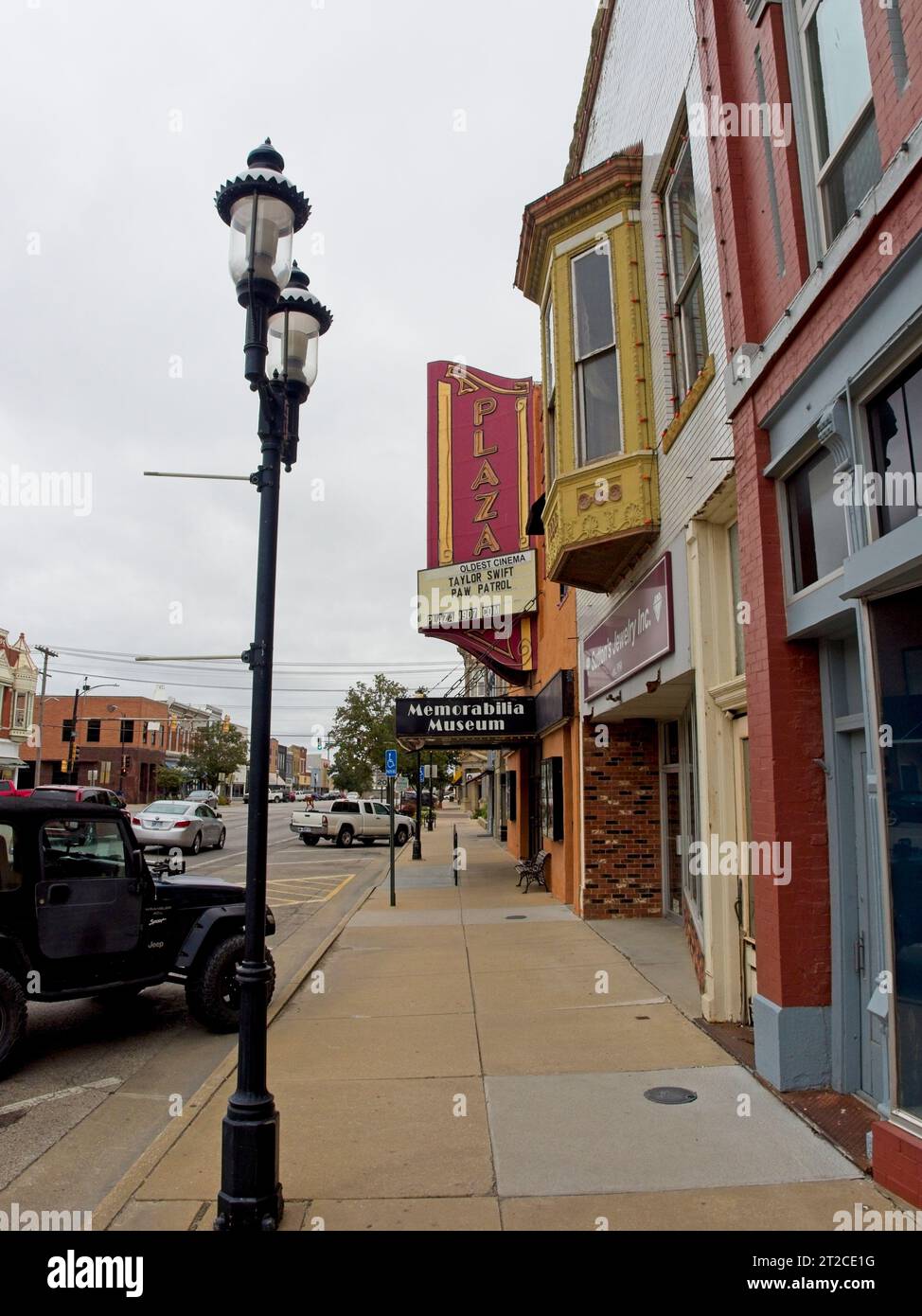 Ottawa, Kansas - 14 ottobre 2023: Taylor Swift Ereas Tour on Marquee at Oldest Operating Cinema in the World Foto Stock