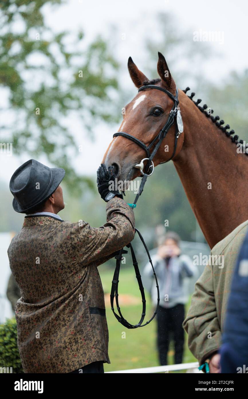 Jean Pierre LAMY di Mauritius con Holaf Des Chaluais durante la prima ispezione a cavallo al Mondial du Lion d'Angers 6yo, CH-M-YH-CCI2*-L il 18 ottobre 2023, Francia (foto di Maxime David/MXIMD Pictures - mximd.com) Foto Stock