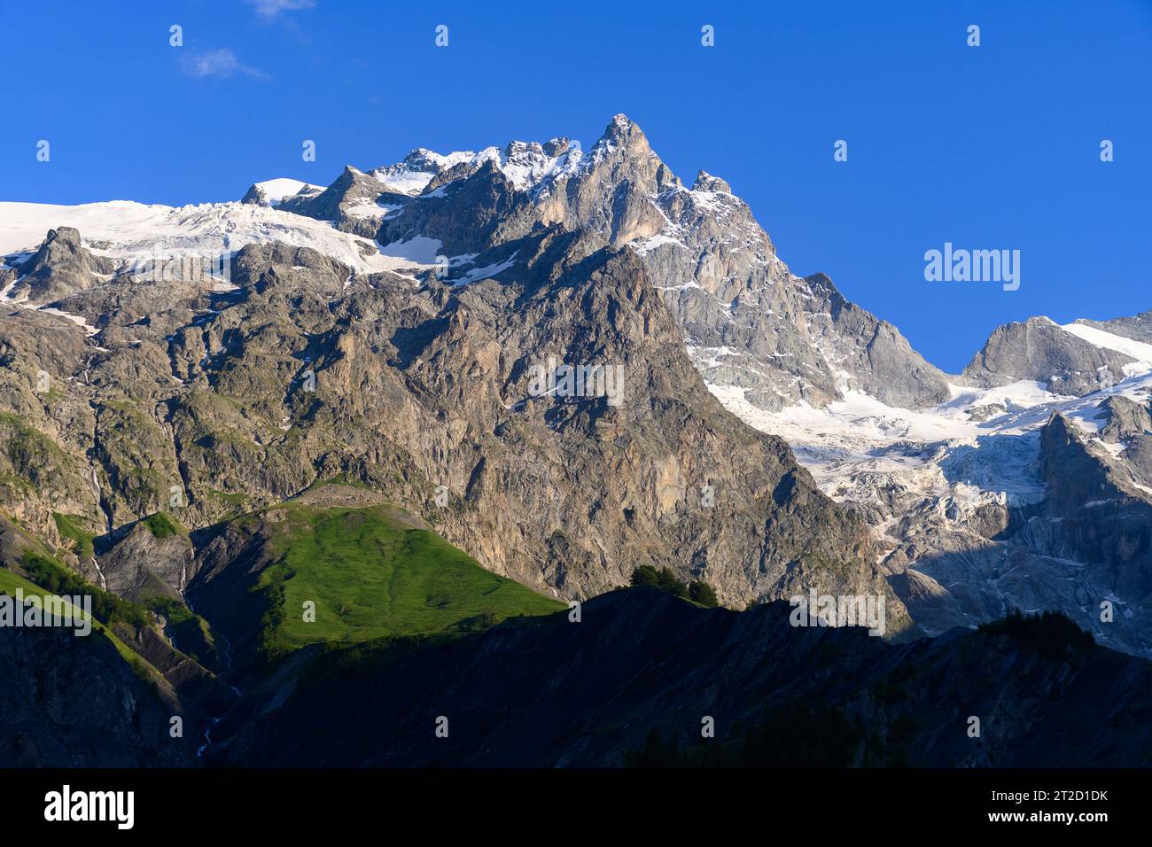 Stazione sciistica la grave la Meije, unica nelle Alpi, con pista singola sul ghiacciaio, freeride, vista sulla vetta la Meije, Massif des Ecrins, H. Foto Stock