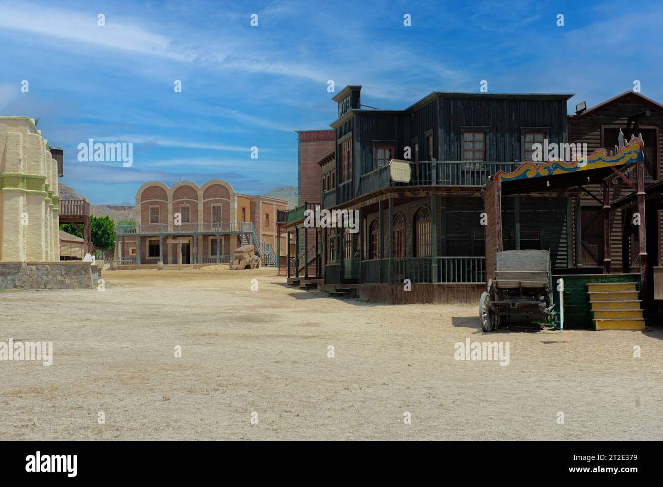 Tranquilla e tranquilla città occidentale con case Foto Stock
