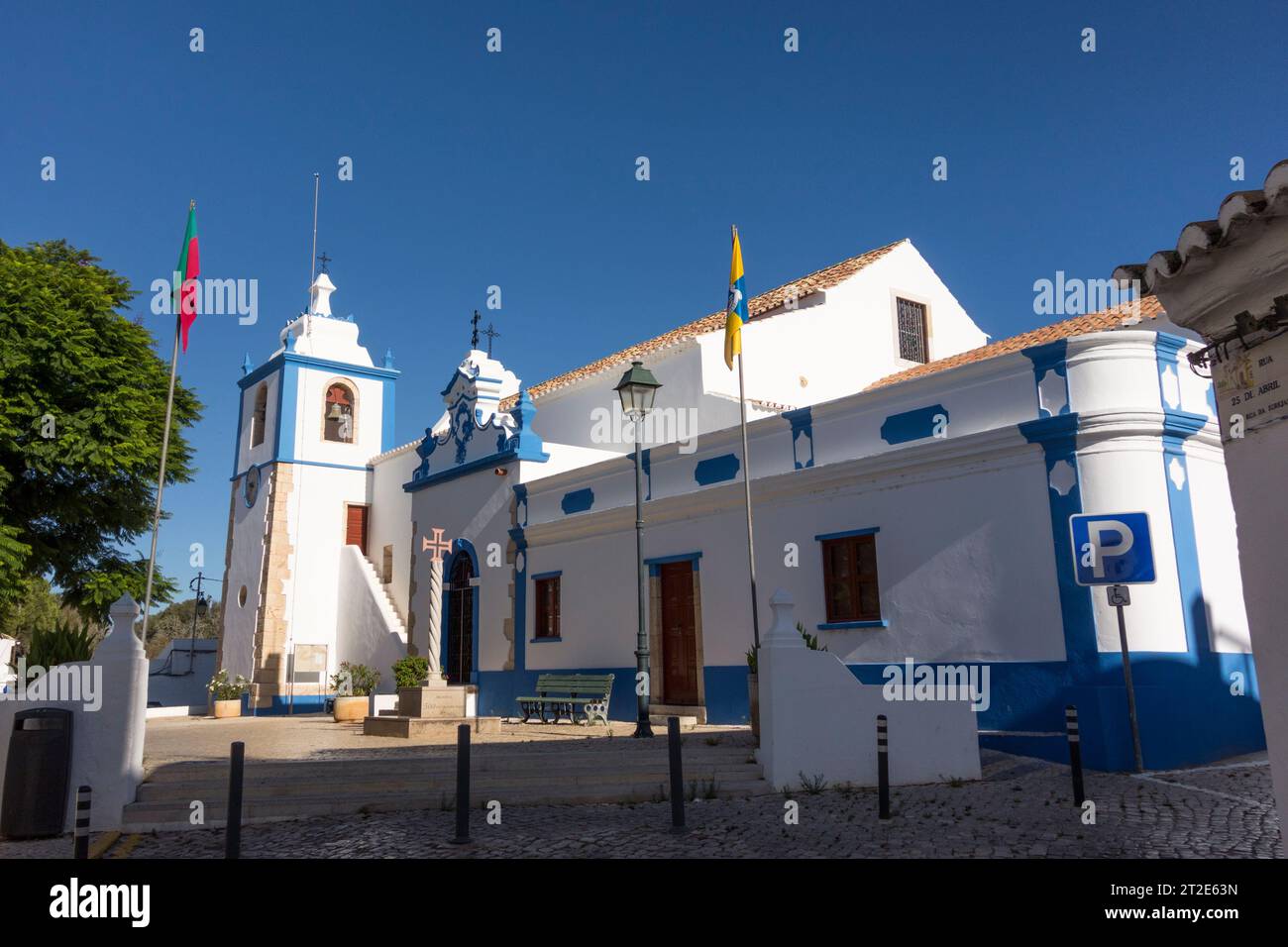 Igreja do Divino Salvador, chiesa 16c ad Alvor, Algarve, Portogallo, Europa Foto Stock