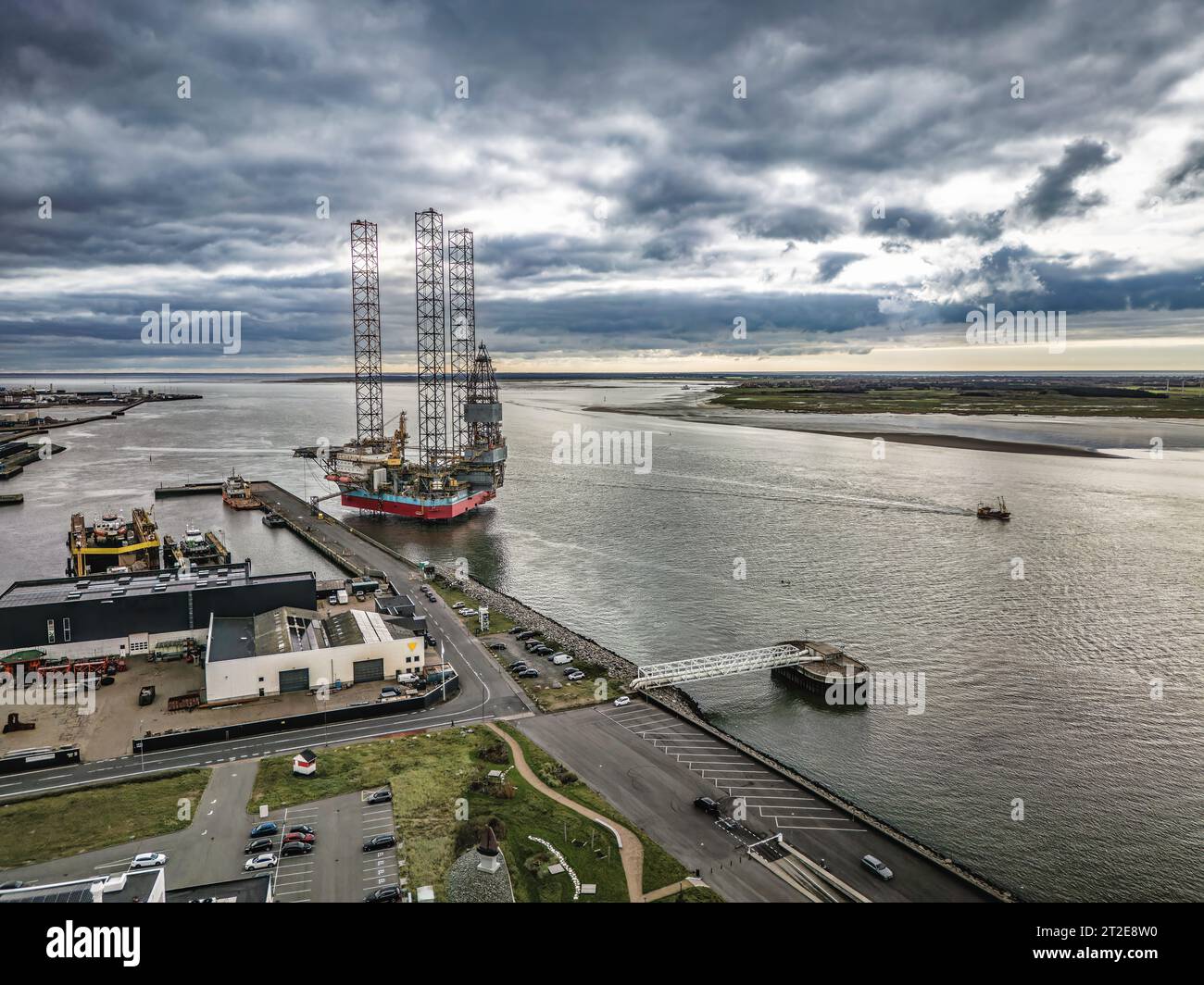 Impianti petroliferi nel porto di Esbjerg, nel Mare del Nord, Danimarca Foto Stock