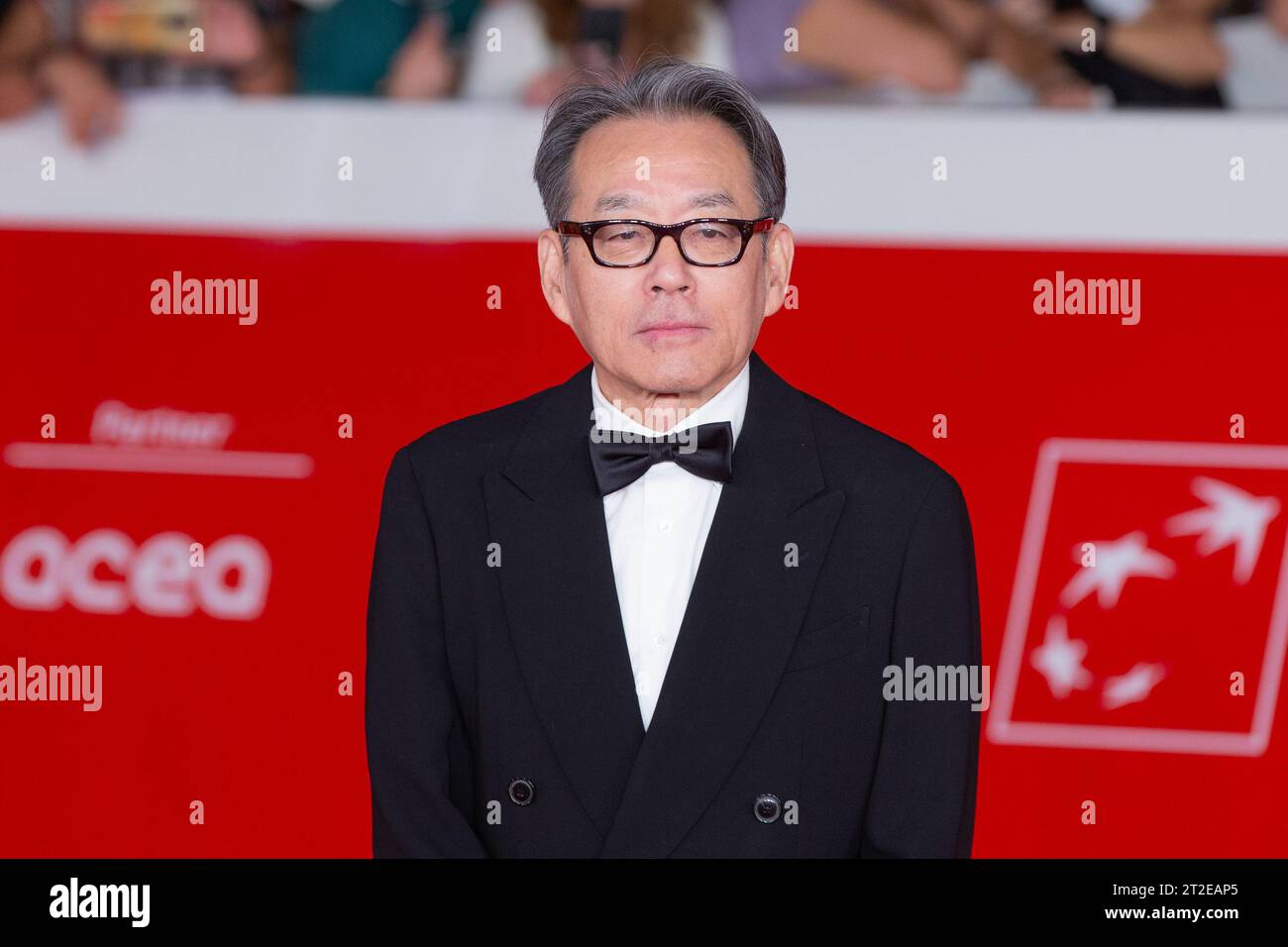 18 ottobre 2023, Roma, Italia: Il compositore giapponese Shigeru Umebayashi partecipa al Red carpet della serata di apertura della diciottesima edizione del Festival del Cinema di Roma, il 18 ottobre 2023 (Credit Image: © Matteo Nardone/Pacific Press via ZUMA Press Wire) SOLO USO EDITORIALE! Non per USO commerciale! Foto Stock