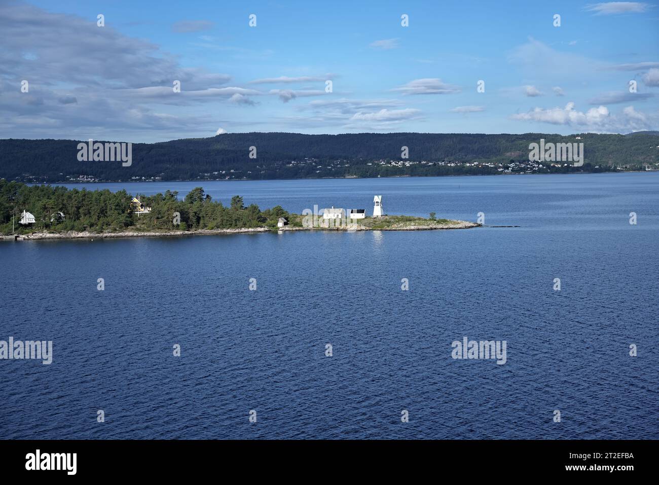 Sondre Langara Fog Bell Navigation mark SEA mark usato come ausilio udibile alla navigazione in mare, costruito in stile svizzero, isola Langara nel fiordo di Oslo Foto Stock