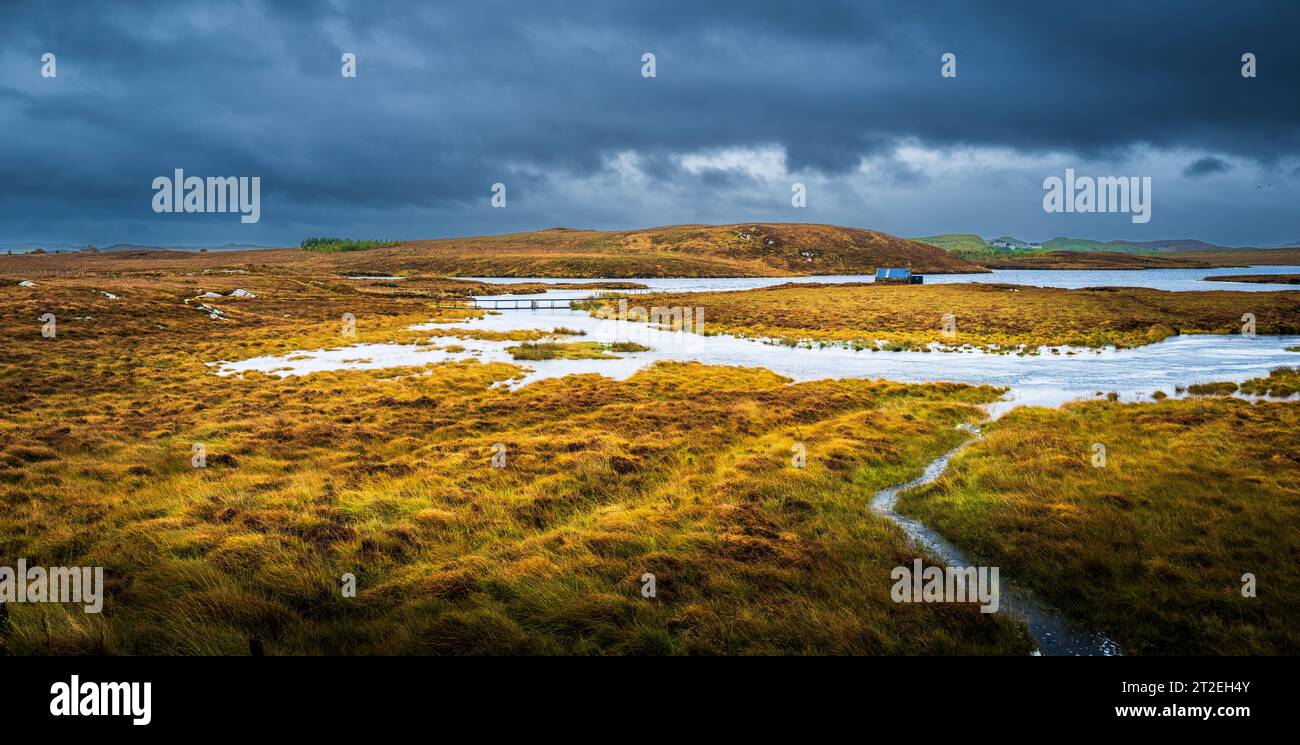 Guardando Loch Bhaltois dalla A859 a Lewis, Ebridi esterne, Scozia Foto Stock
