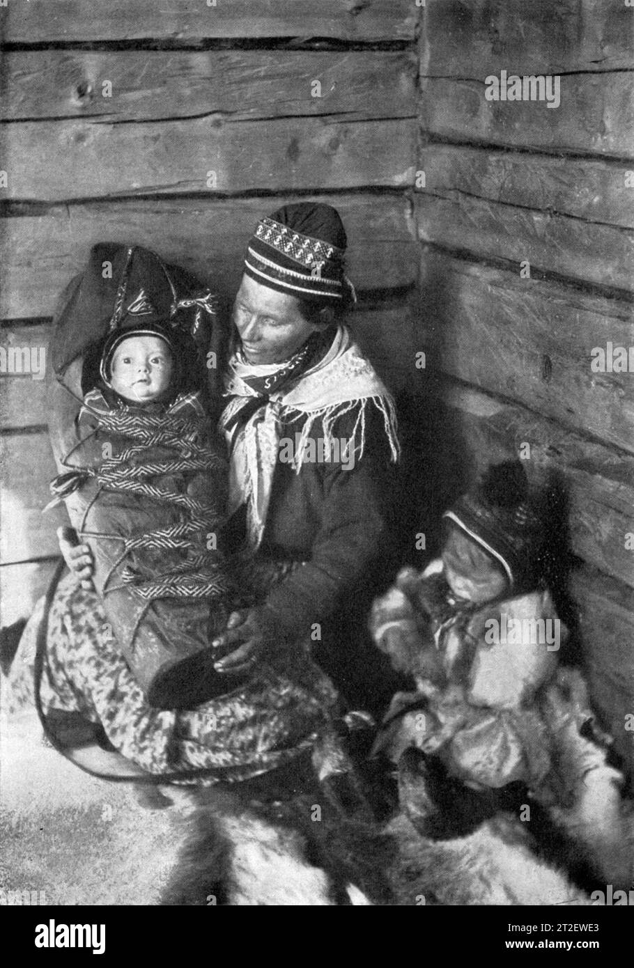Sámi madre con i suoi figli Foto Stock