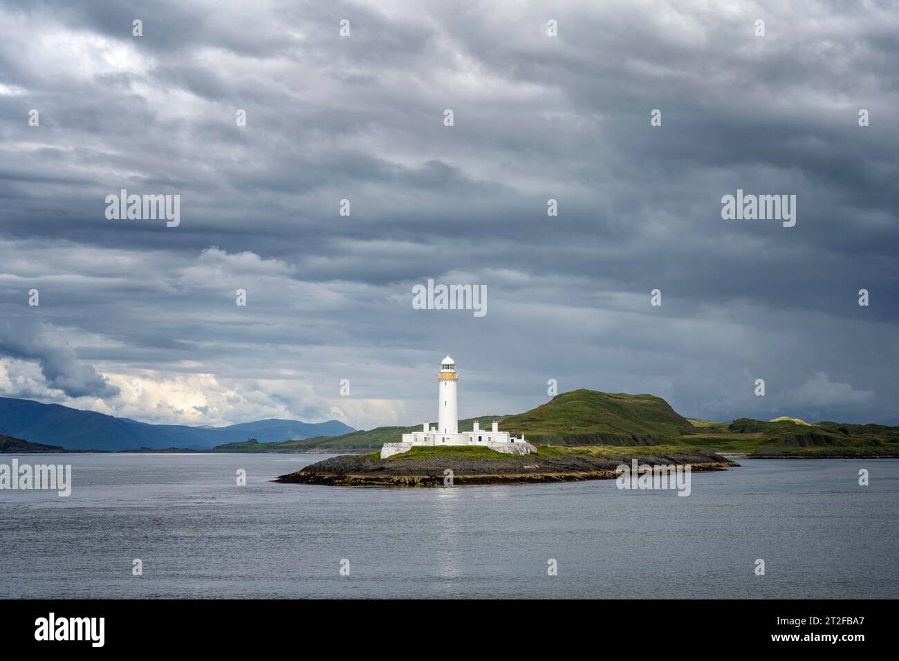 Il faro di Lismore sull'isola disabitata di Eilean Musdile, Loch Linnhe, Highlands, Argyll and Bute, Scozia, Regno Unito, costruito nel 1833 Foto Stock