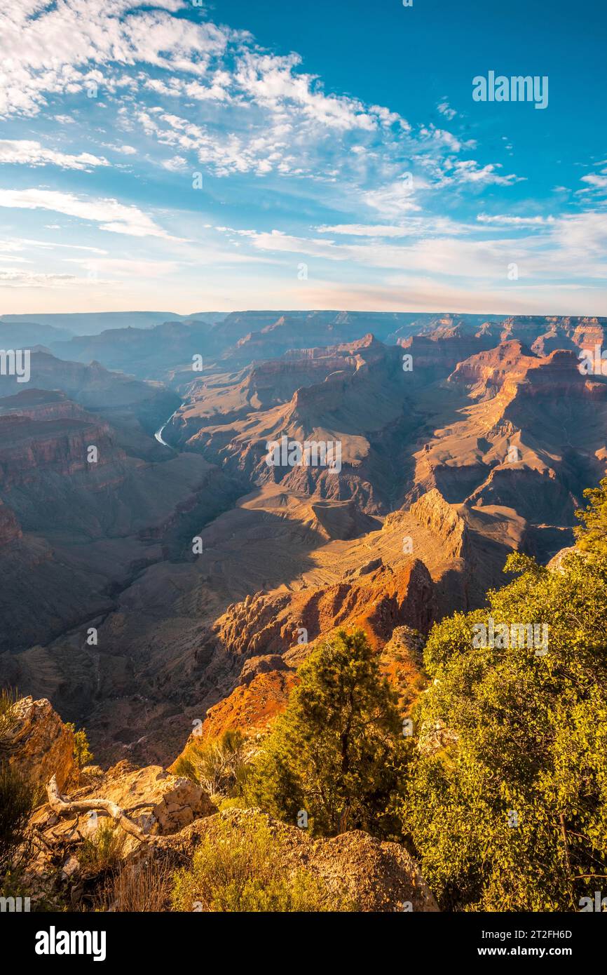 Panoramica al tramonto al punto Pima del Grand Canyon e del Rio Colorado sullo sfondo. Arizona Foto Stock