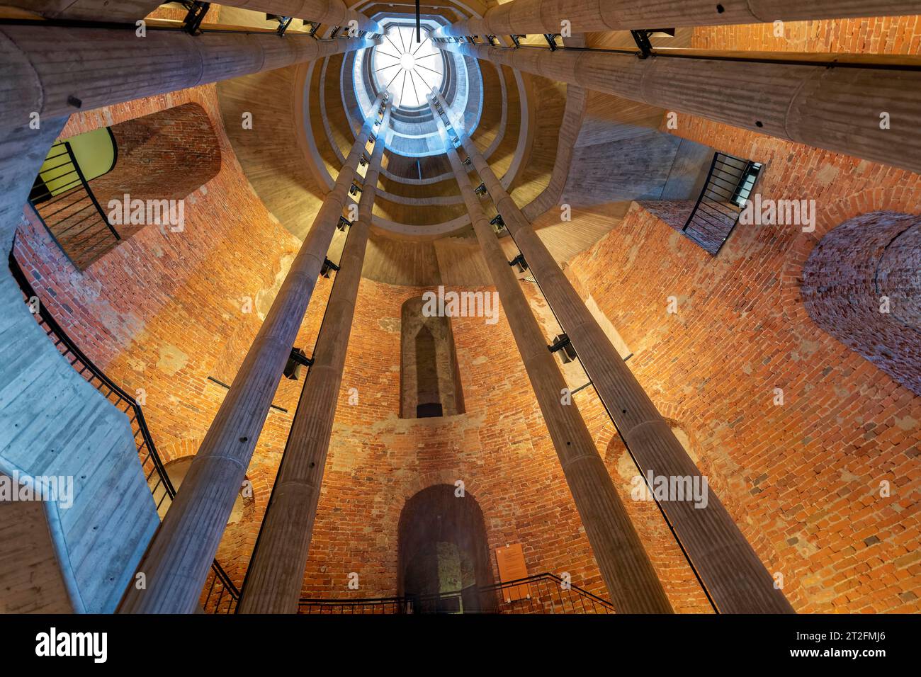 Cattedrale tedesca nella scala interna di Gendarmenmarkt Berlino Germania Foto Stock