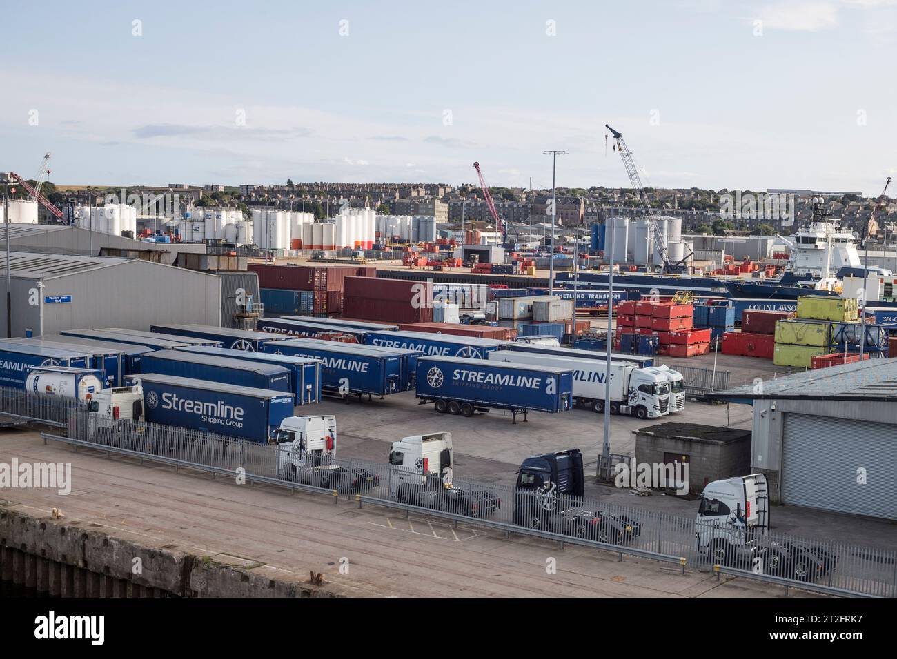 Aberdeen Harbour, vista della Scozia dal traghetto Aberdeen a kirkwall. Foto Stock