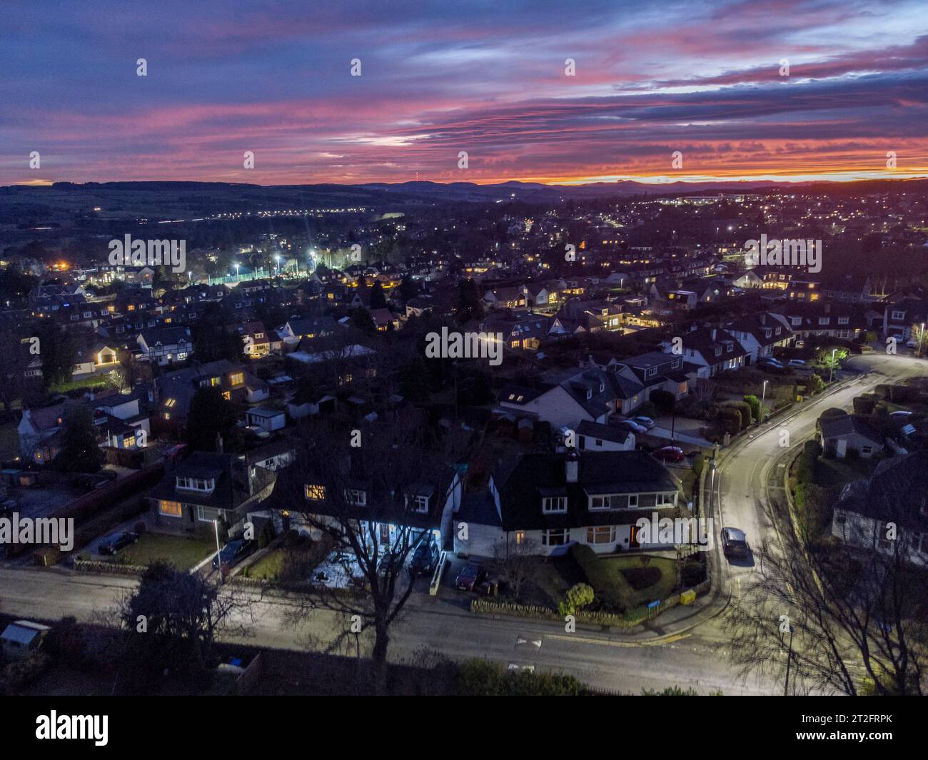 Tramonto nei sobborghi di Aberdeen, nei culti e nelle abitazioni moderne Foto Stock