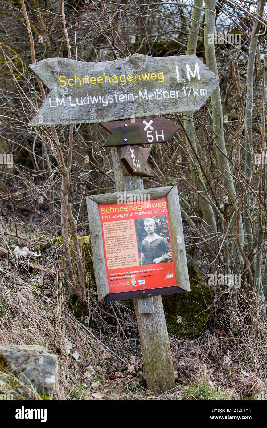 Scheda di memoria sul Christian-Schneehagen-Weg, castello di Ludwigstein, vicino a Werleshausen, Werra-Meißner-Kreis, Assia, Germania, Europa Foto Stock