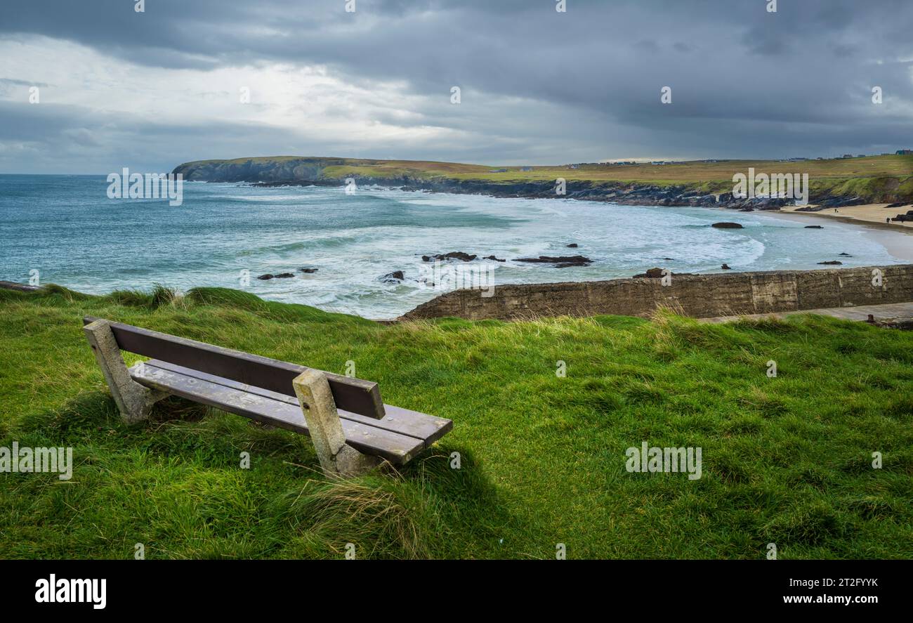 Vista dal porto di Ness Harbour, dall'isola di Lewis, dalle Ebridi esterne, dalla Scozia Foto Stock