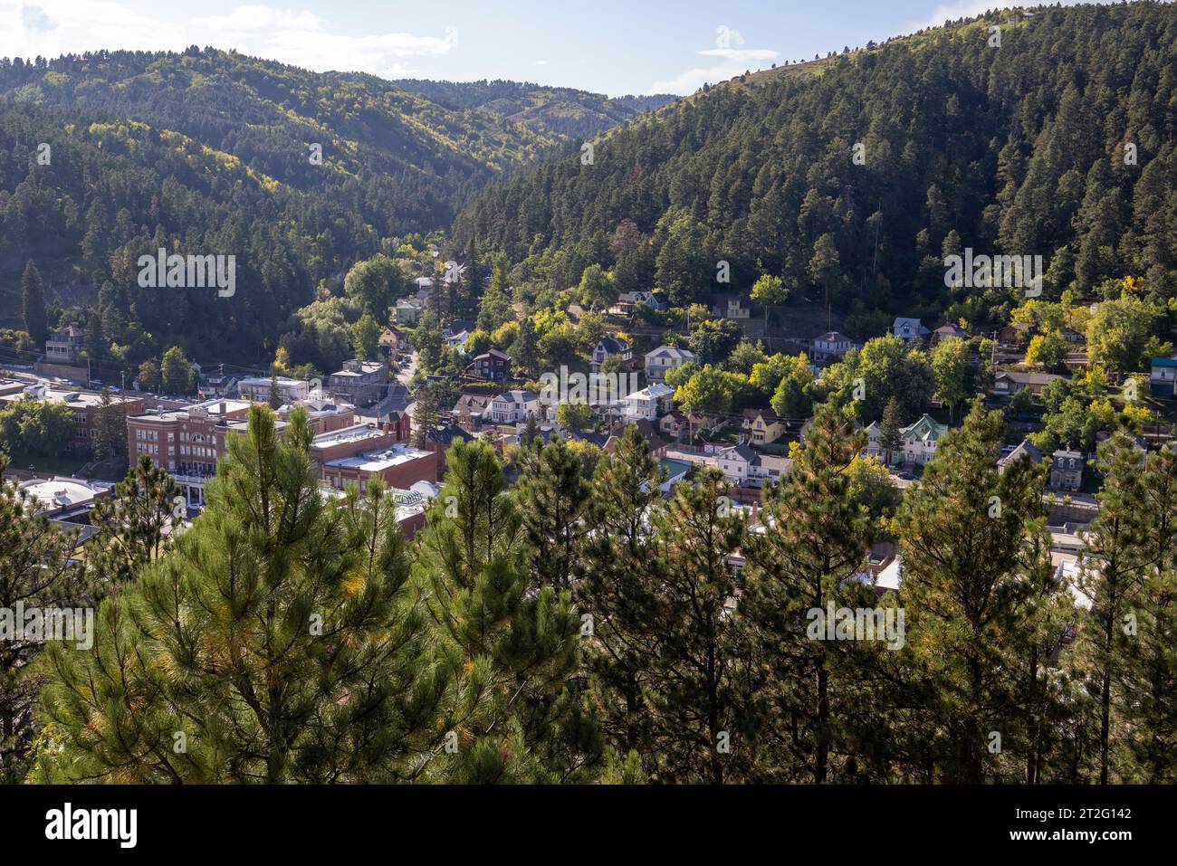 Deadwood, South Dakota, è un'antica città mineraria situata sulle colline. Black Hills Gold Rush Foto Stock