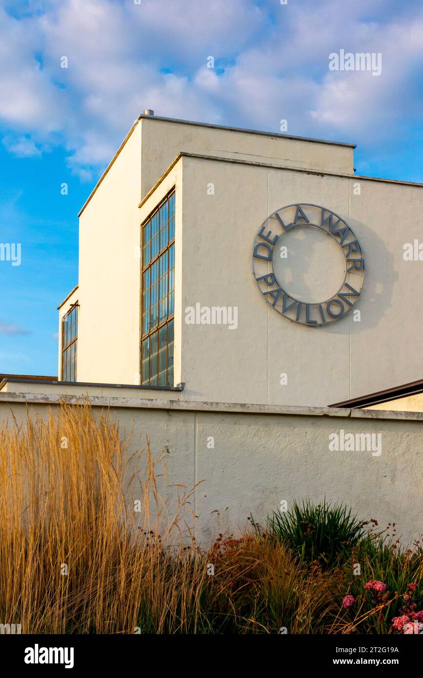Esterno del De la Warr Pavilion a Bexhill sul Sea East Sussex UK progettato da Erich Mendelsohn e Serge Chermayeff nel 1935. Foto Stock