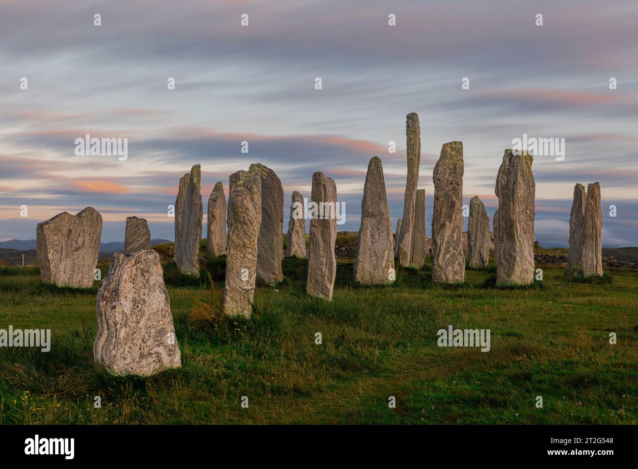 Le pietre di Callanish sono un misterioso e maestoso cerchio di pietre megalitiche sull'isola di Lewis nelle Ebridi esterne della Scozia. Foto Stock