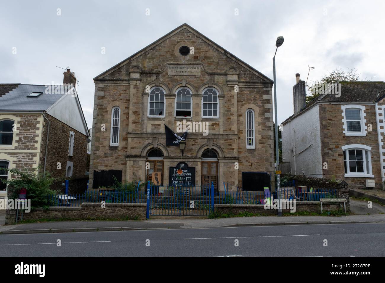 Chiusa Falmouth United Reformed Church con Trinity Baptist Church Foto Stock