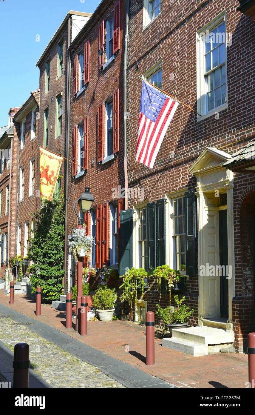 Elfreth's Alley, la più antica strada residenziale del paese, National Historic Landmark, Philadelphia, Pennsylvania, Stati Uniti Foto Stock