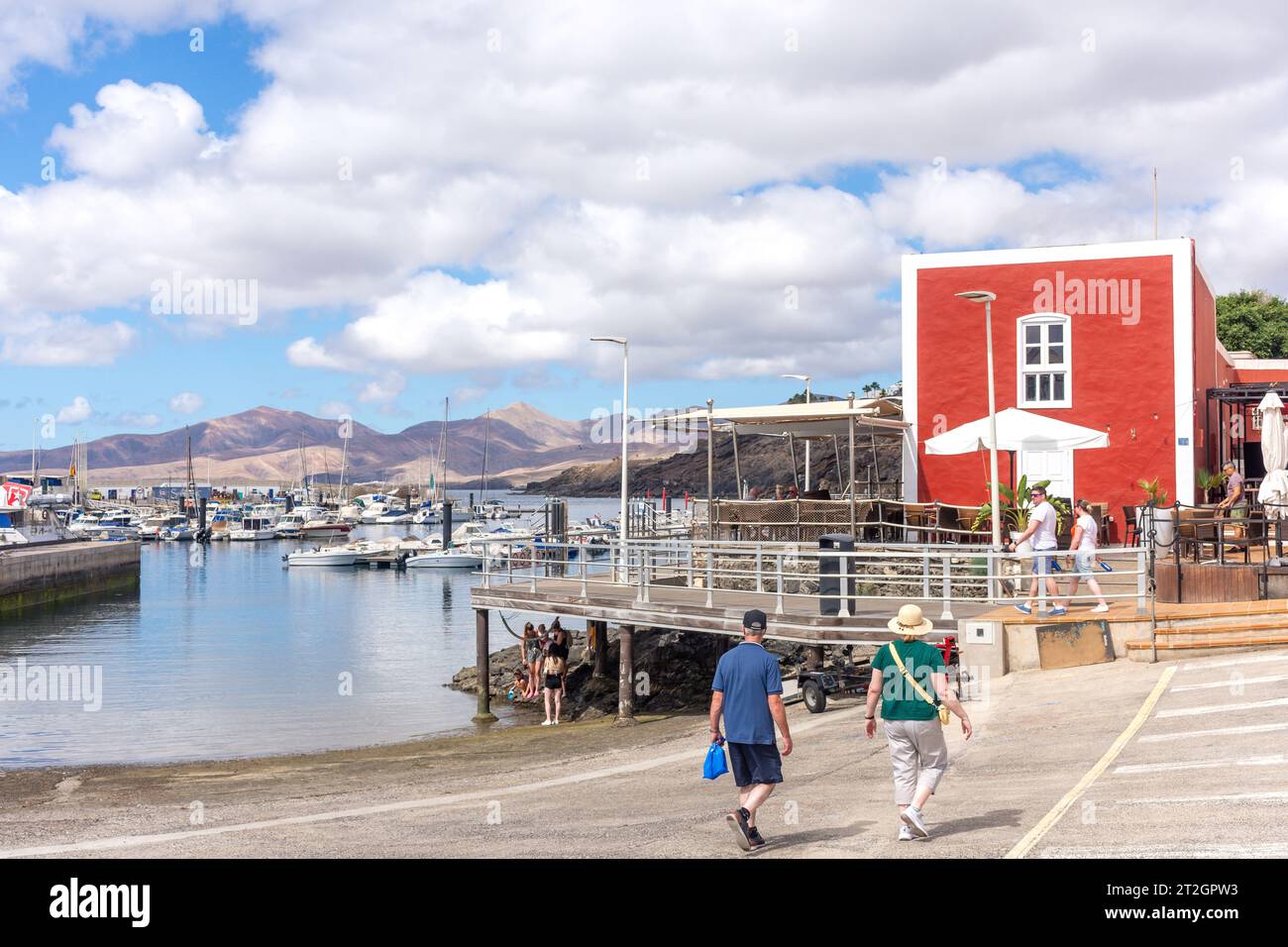 Vista sul porto, città vecchia, Puerto del Carmen, Lanzarote, Isole Canarie, Regno di Spagna Foto Stock