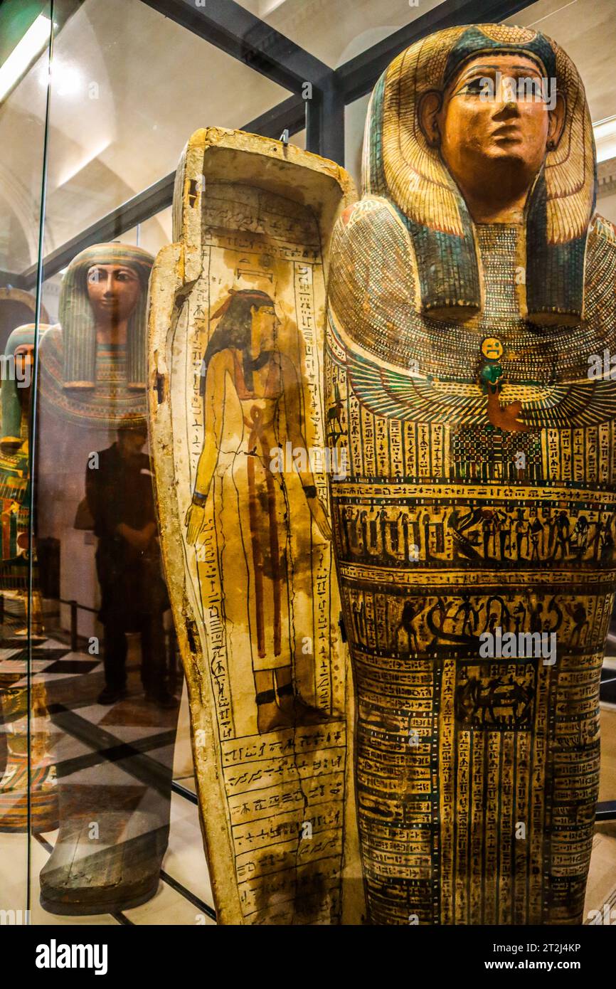 Bara egiziana del Louvre. Sarcofago egiziano al Museo del Louvre, Parigi, Francia. Galleria egiziana del Louvre. Foto Stock