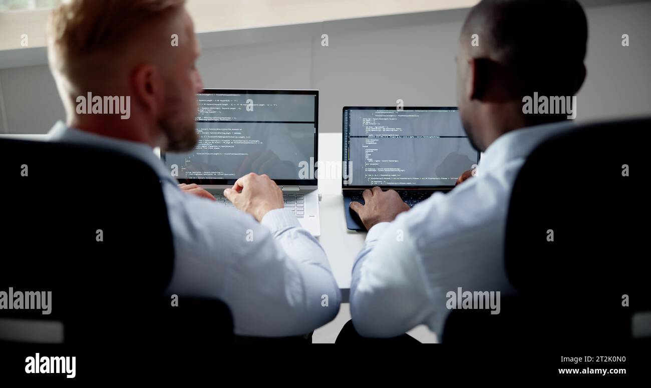 Programmazione agile a coppie e codifica estrema. Software aziendale Foto Stock