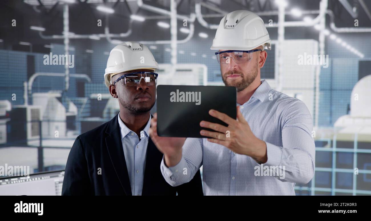 Realtà virtuale e produzione digitale. Tecnologia futuristica per le fabbriche Foto Stock