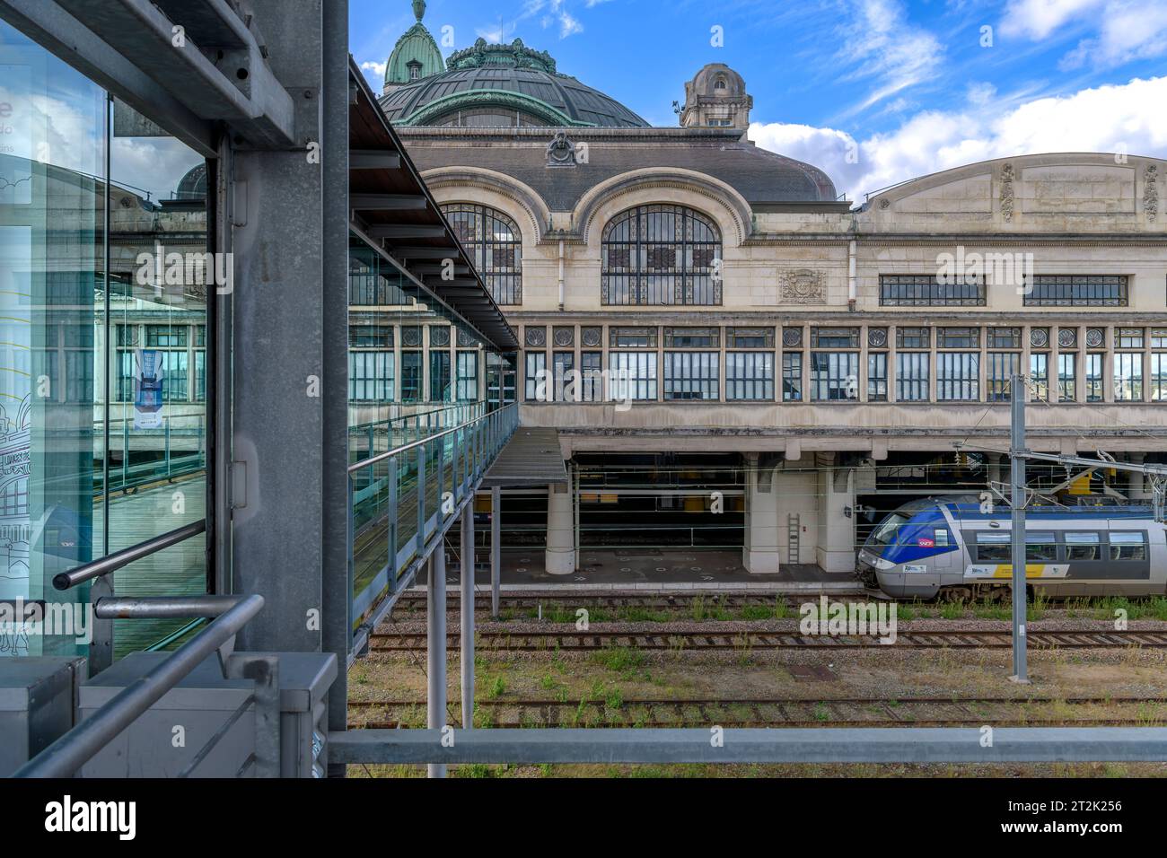 Stazione Limoges Bénédictins sulla linea tra Orléans e Montauban. Dall'architetto Roger Gonthier che combina art nouveau, art deco e neoclassicismo. Foto Stock