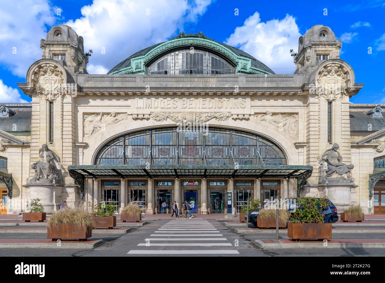 Stazione Limoges Bénédictins sulla linea tra Orléans e Montauban. Dall'architetto Roger Gonthier che combina art nouveau, art deco e neoclassicismo. Foto Stock