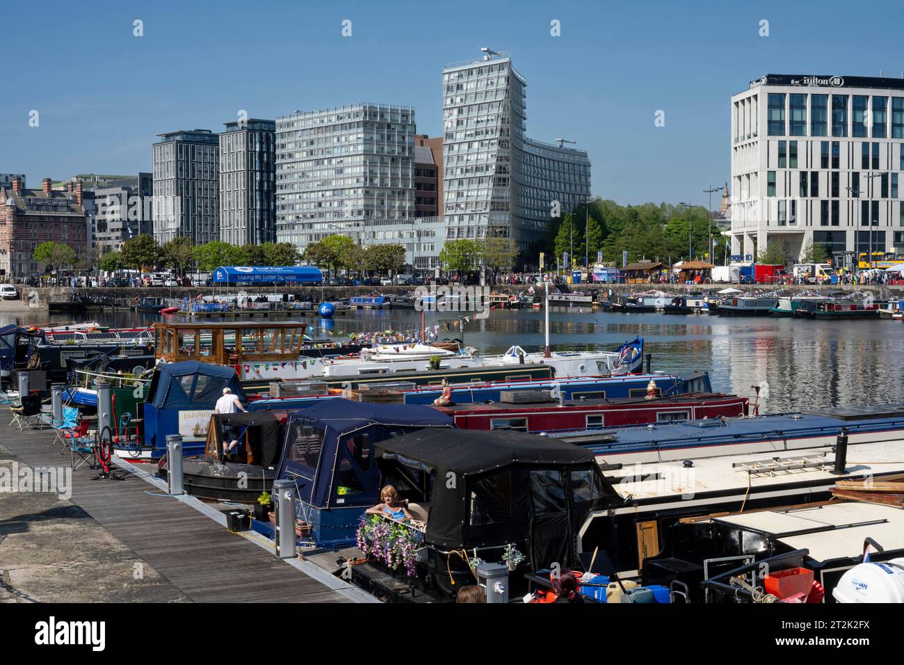 Canal Boats in Albert Dock, Liverpool, maggio 2023 Foto Stock