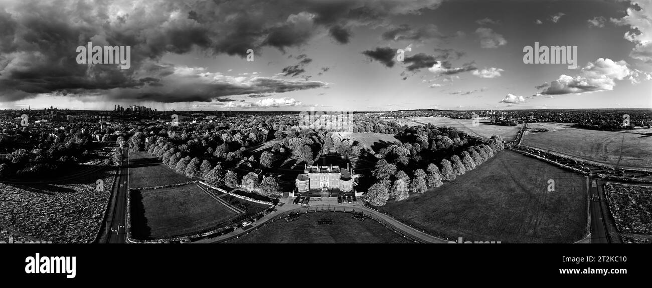 Vista della casa dei Ranger da Blackheath Common, Greenwich, Inghilterra Foto Stock