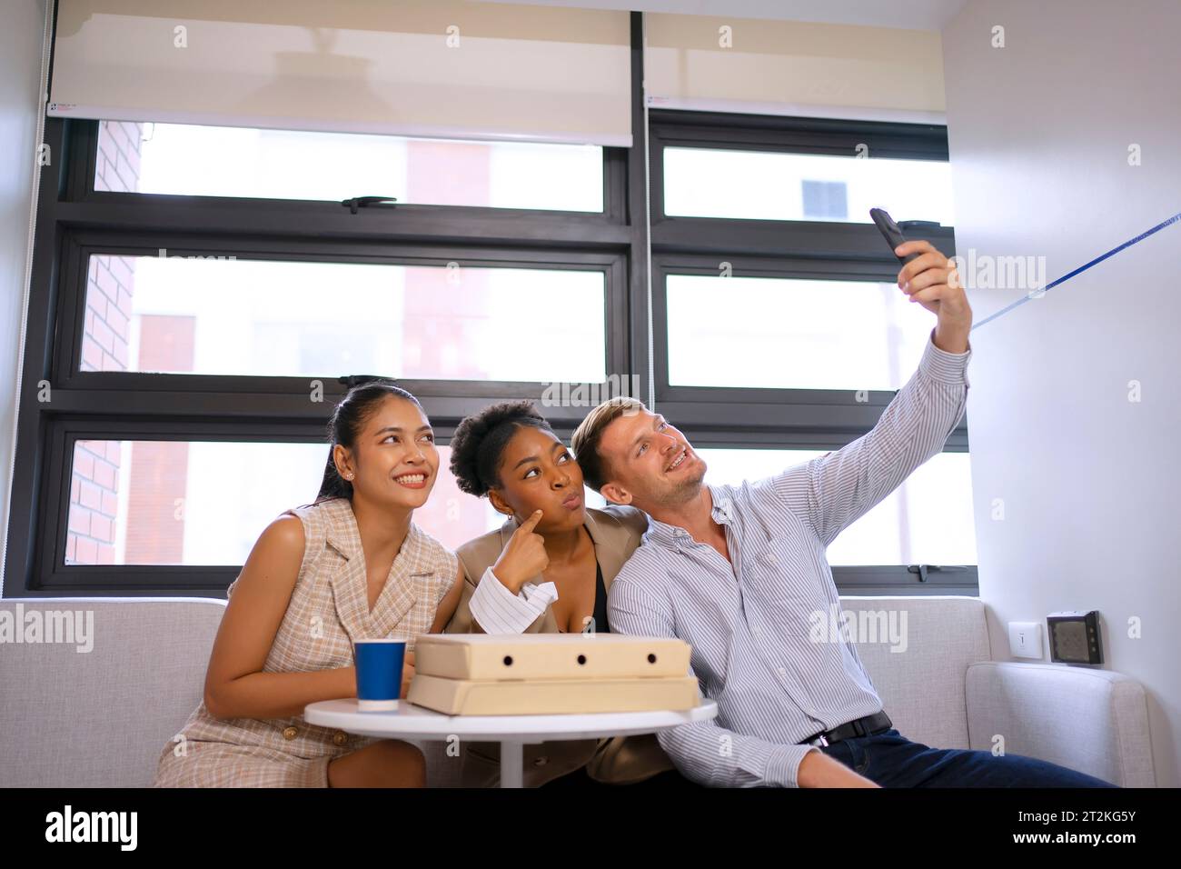 I dipendenti fanno una pausa in ufficio. Concetto di business e occupazione. Foto Stock