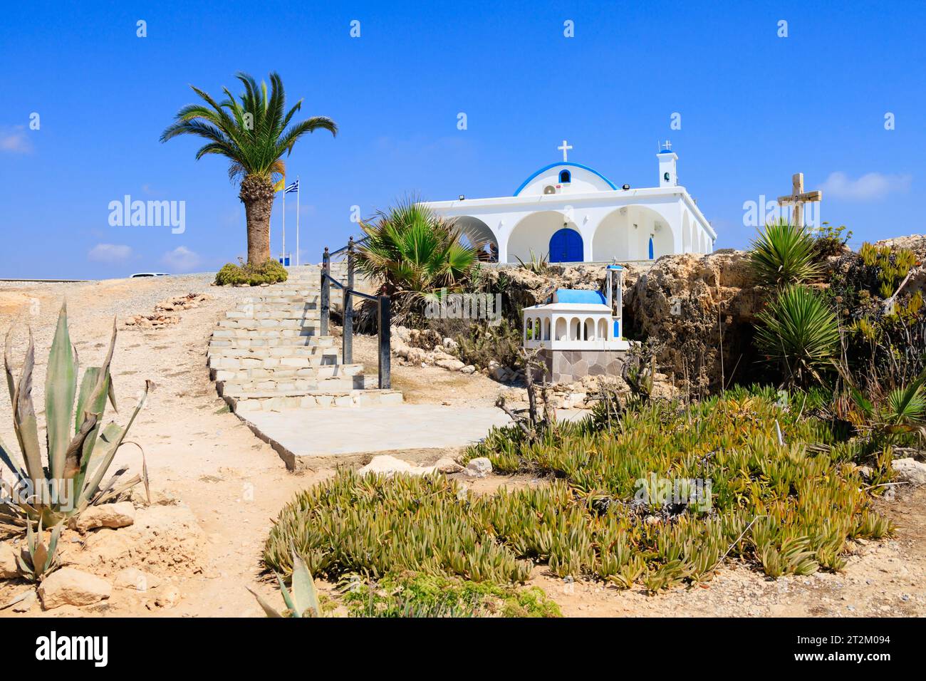 Blu e bianco, chiesa di Agia Thekla, Ayia Napa, Cipro Foto Stock