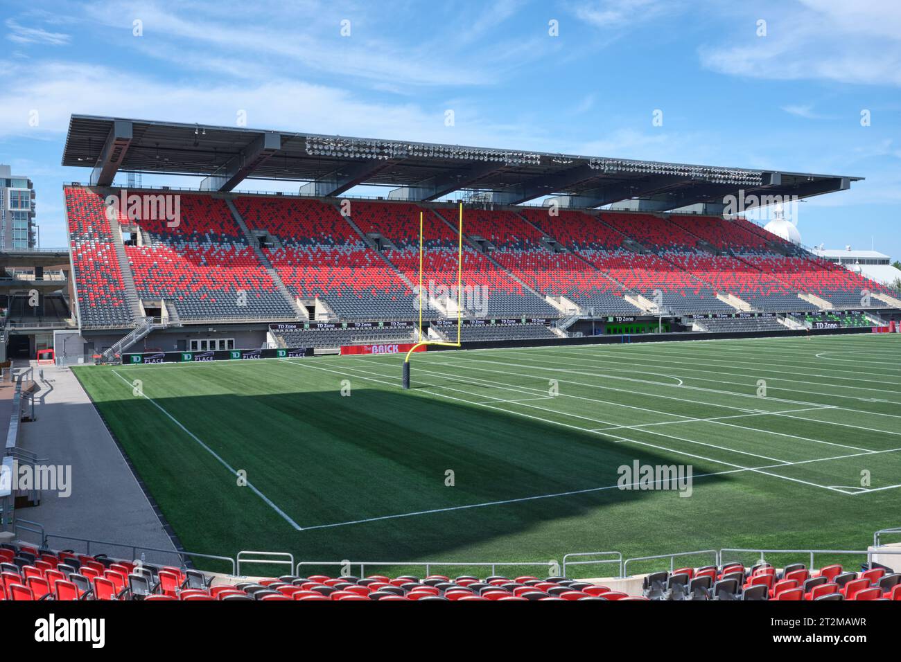 Lo Empty Stadium al TD Place di Ottawa, che mostra il North Side, dovrebbe essere demolito in quanto giudicato obsoleto Foto Stock