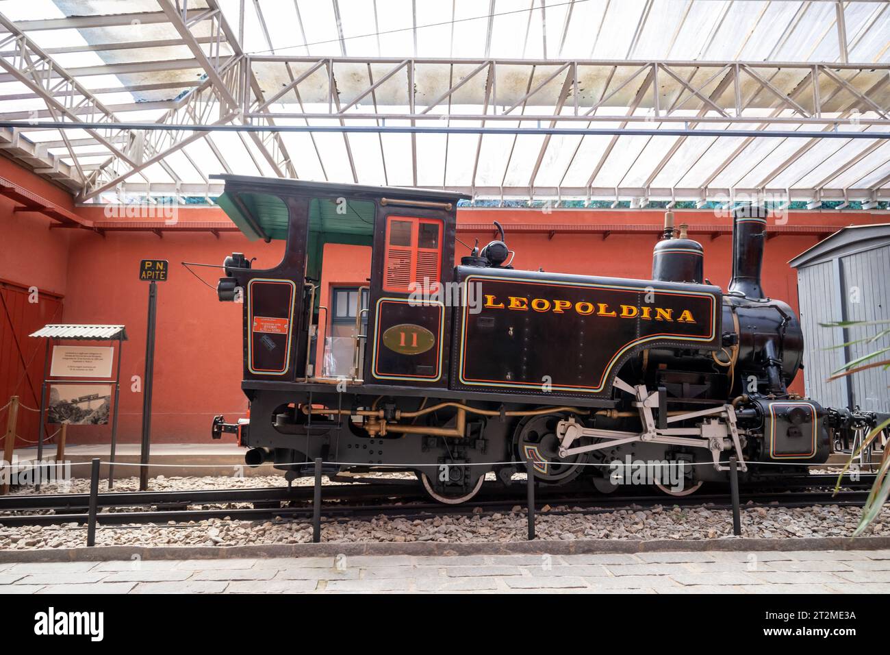 Petropolis, RJ, Brasile. 16 settembre 2023. La locomotiva, soprannominata Leopoldina, in mostra al Museo Imperiale di Petropolis Foto Stock