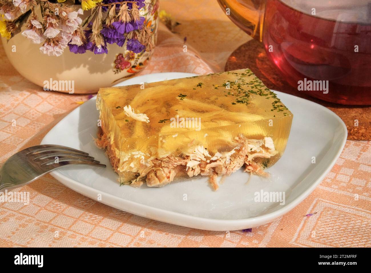 Aspico nel piatto. Cibo fatto in casa. Cucinare a casa. Foto Stock