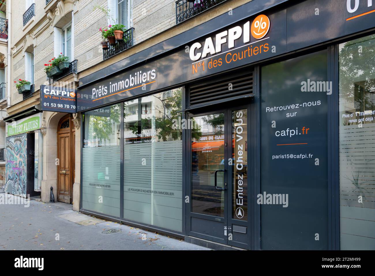 Vista esterna di un'agenzia Cafpi. Cafpi è una società francese di intermediazione in prodotti finanziari, in particolare in prestiti immobiliari, mutui e crediti Foto Stock