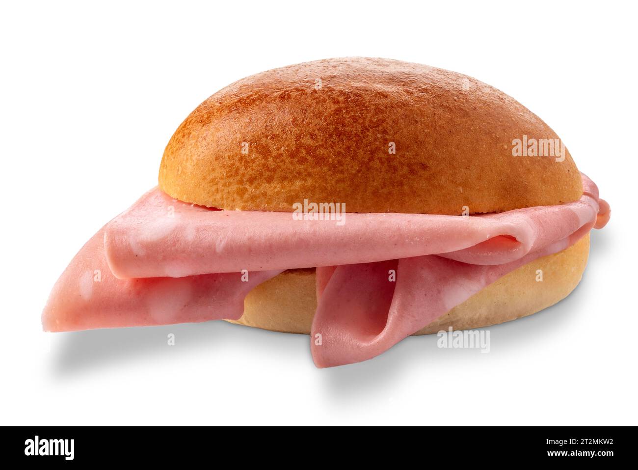 Panino con salsiccia di mortadella, panino ripieno con fette di bologna isolate su bianco con percorso di ritaglio Foto Stock