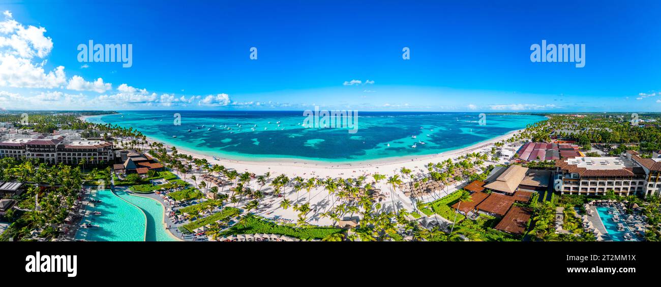 Panorama aereo della spiaggia all inclusive di Lopesan con sabbia bianca e acque turchesi del Mar dei Caraibi. La migliore destinazione per le vacanze Foto Stock