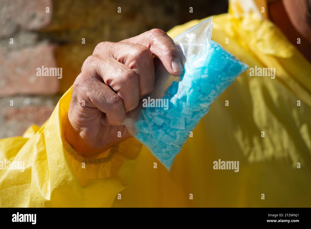 Uomo Cosplayer vestito da Walter White e Heisenberg dalla serie televisiva Breaking Bad Foto Stock