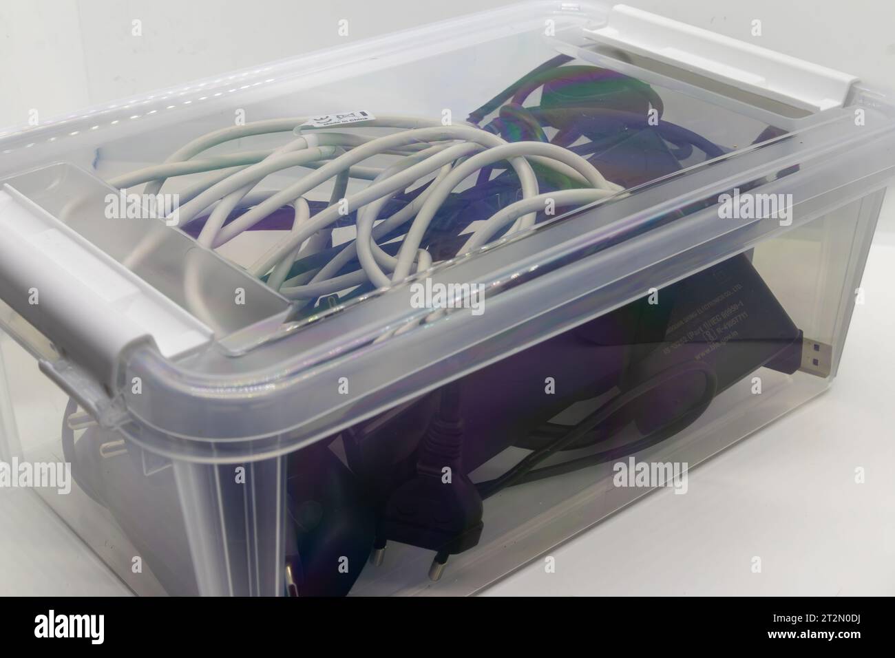 tecnologia intelligente isolata su bianco Foto Stock