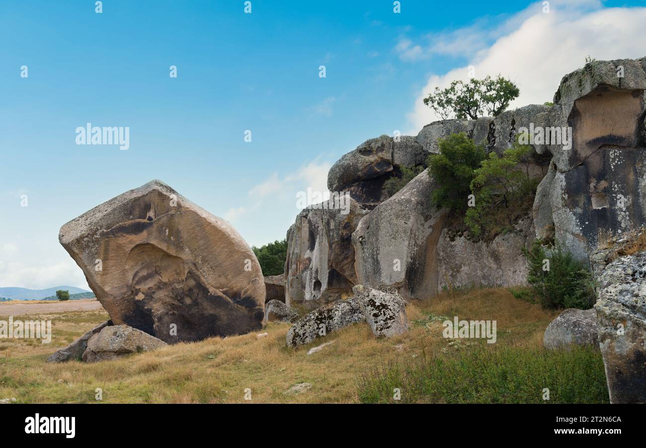 Aslantas (pietra del leone) monumento sepolcrale nella valle frigia. Antica valle frigia (Frigia, Gordion). Afyonkarahisar, Turchia Foto Stock