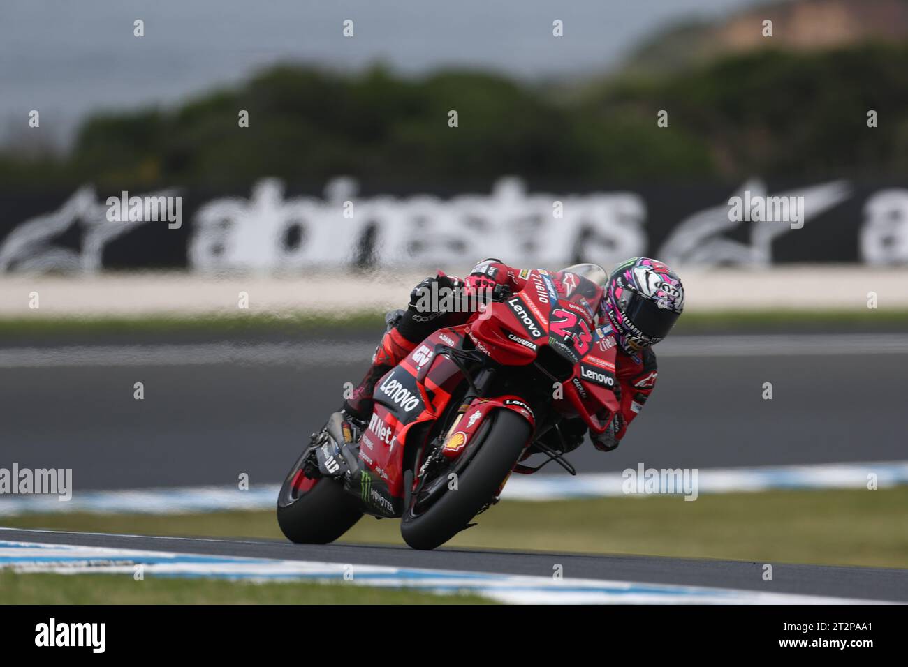 PHILLIP ISLAND, Australia. 21 ottobre 2023. 2023 Guru di Gryfyn Australian Motorcycle Grand Prix - Enea Bastianini (Italia ) in sella alla Ducati Lenovo Desmosediici GP-23 #23 durante la Qualfying al Phillip Island Grand Prix Circuit il 21 ottobre 2023 a Phillip Island, Australia-crediti immagine: brett keating/Alamy Live News Foto Stock