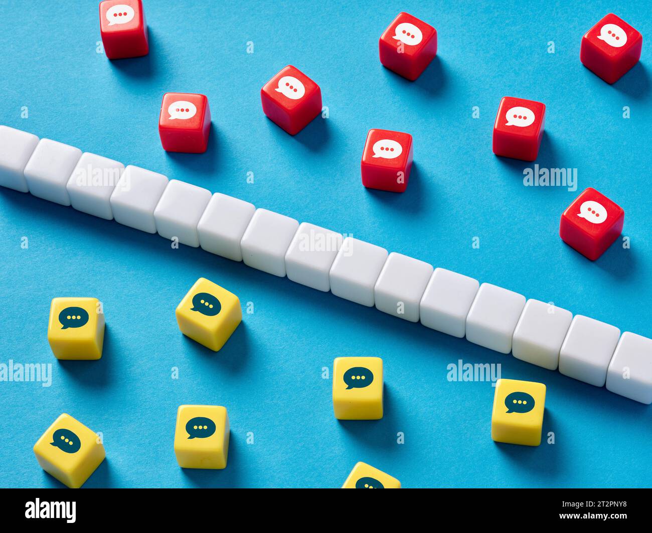 Commenti negativi e positivi. Opinioni diverse del cliente o del cliente. Feedback o valutazioni positive e negative. Foto Stock