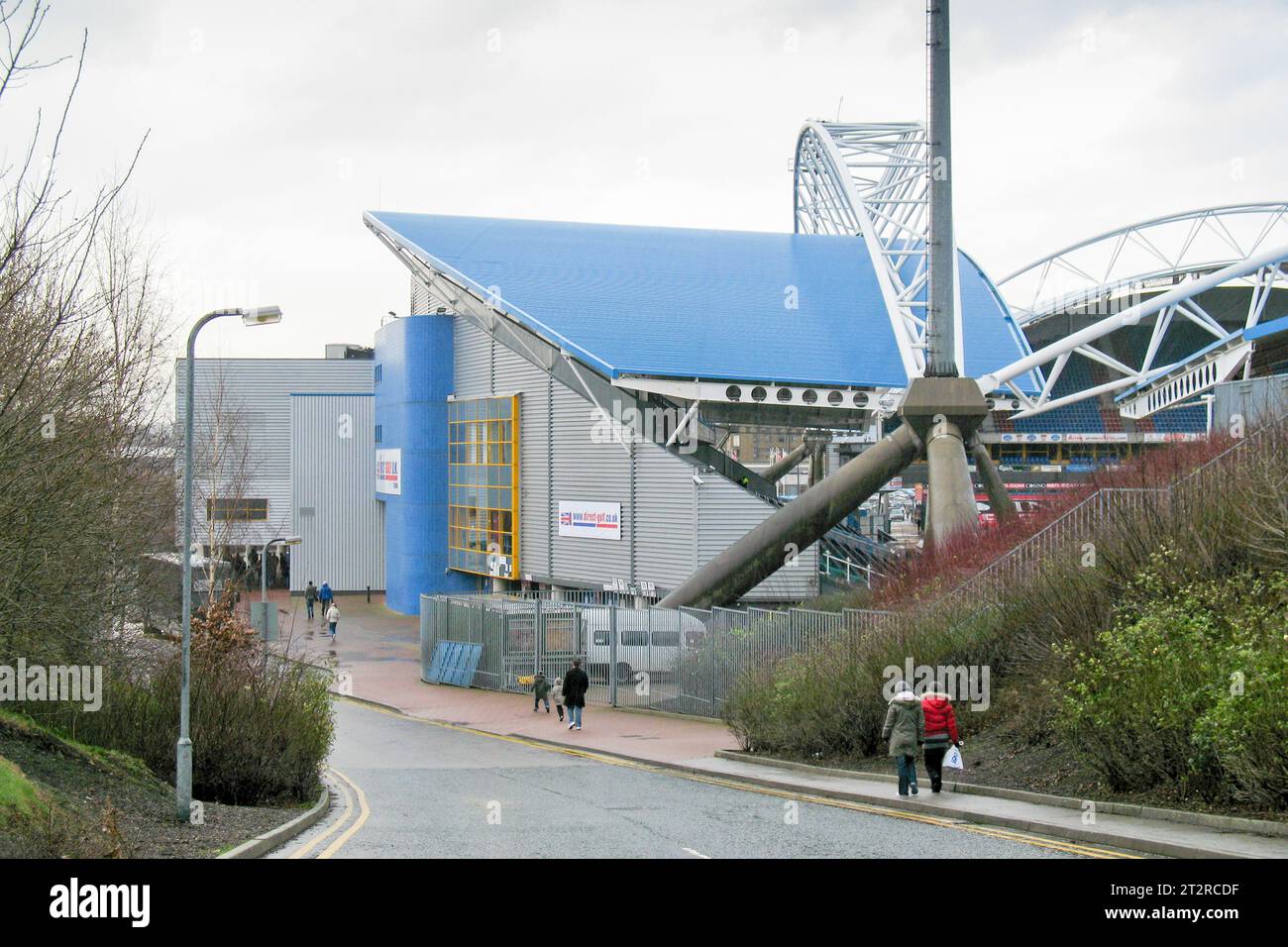 Avvicinandosi allo stadio Kirklees (John Smith's), Huddersfield, nel 2007 Foto Stock