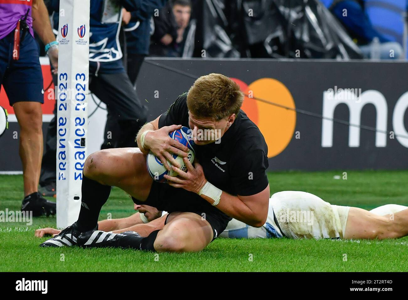 Julien Mattia / le Pictorium - Argentina contro nuova Zelanda, allo Stade de France - 20/10/2023 - Francia / Seine-Saint-Denis / Saint-Denis - Jordie Barrett durante la semifinale di Coppa del mondo di rugby tra Argentina e nuova Zelanda allo Stade de France il 20 ottobre 2023. Foto Stock